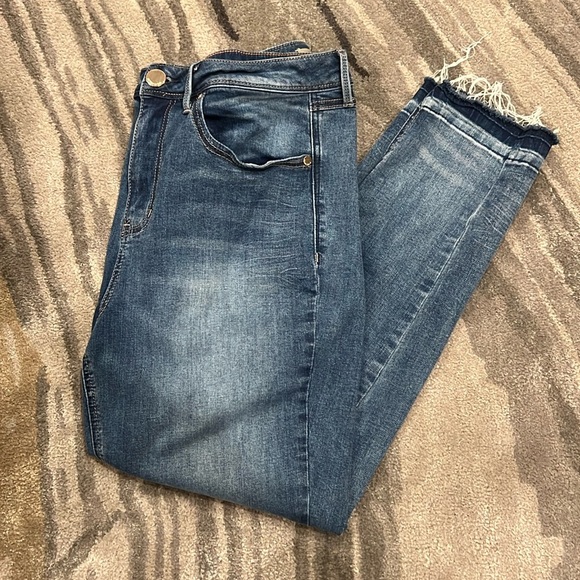 Seven7 High Rise Skinny Fray Hem Jeans - Picture 1 of 6